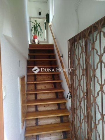 Eladó családi ház, Velencén 99 M Ft, 6 szobás