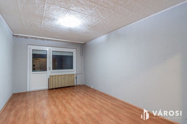 Eladó panellakás, Szegeden 54.9 M Ft, 2 szobás