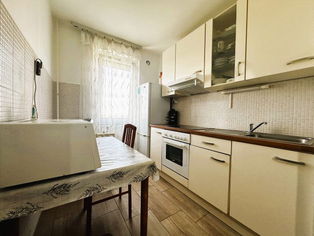 Eladó panellakás, Pécsett 39.99 M Ft, 1+1 szobás