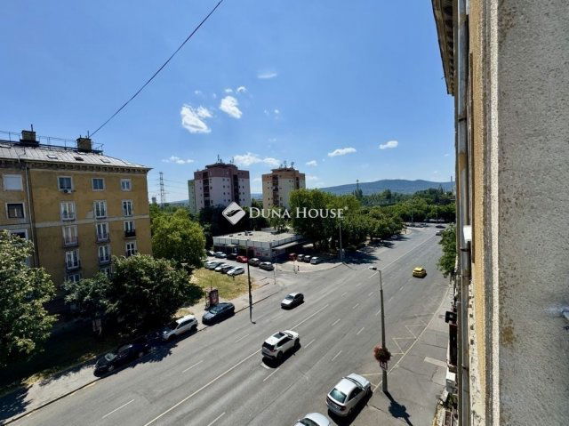 Eladó téglalakás, Budapesten, IV. kerületben 76.8 M Ft, 3 szobás