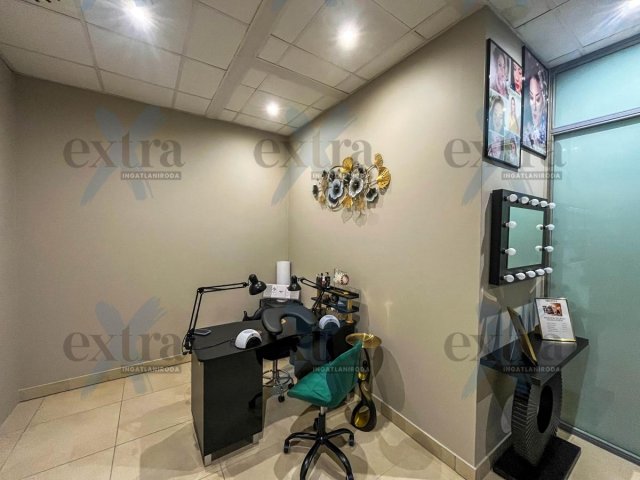 Eladó üzlethelyiség, Szegeden 6 M Ft, 1 szobás