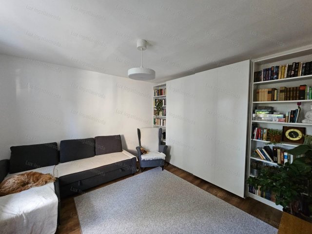 Eladó családi ház, Únyon 39.5 M Ft, 1 szobás