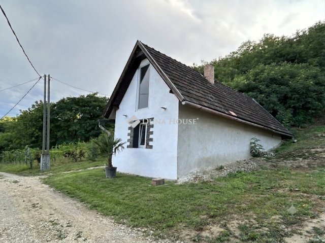 Eladó nyaraló, Nagykapornakon 9.9 M Ft, 3 szobás