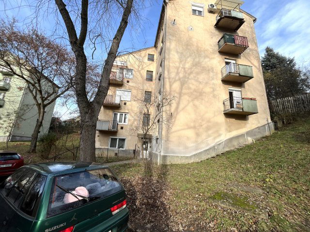 Eladó panellakás, Salgótarjánban 19.3 M Ft, 2 szobás