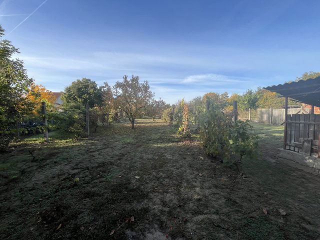 Eladó családi ház, Pilisen 33.9 M Ft, 2 szobás