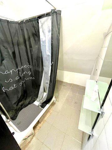 Eladó üzlethelyiség, Komlón 34.9 M Ft, 2 szobás