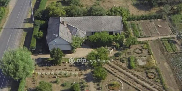 Eladó nyaraló, Nagycserkeszen 24.5 M Ft, 3 szobás