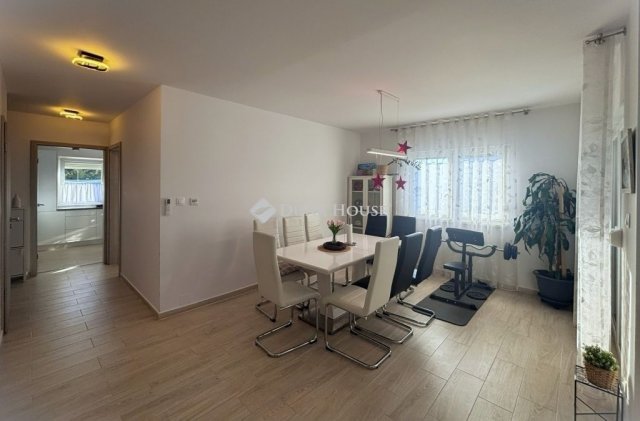 Eladó családi ház, Piliscsabán 155 M Ft, 5 szobás