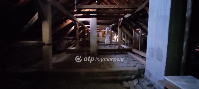 Eladó téglalakás, Vácon 18.9 M Ft, 1 szobás