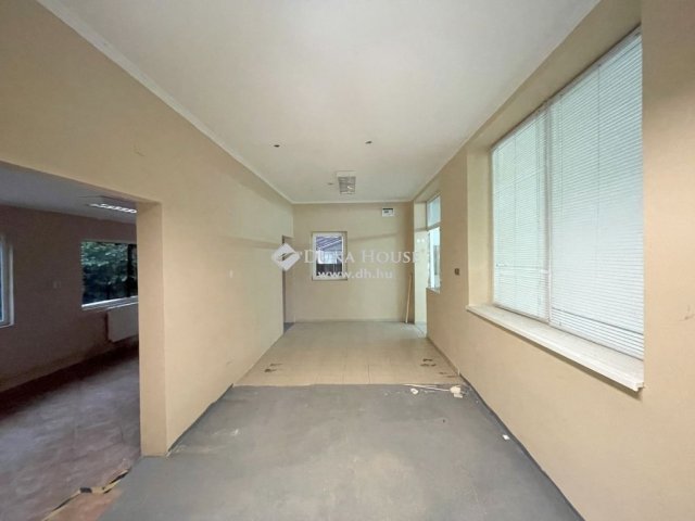 Eladó ipari ingatlan, Kocséren 80 M Ft / költözzbe.hu