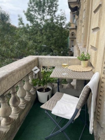 Eladó téglalakás, Budapesten, VI. kerületben 124.9 M Ft