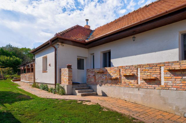 Eladó családi ház, Biatorbágyon 79.9 M Ft, 3 szobás