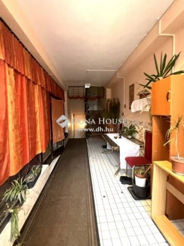 Eladó ipari ingatlan, Budapesten, XVII. kerületben 705.6 M Ft