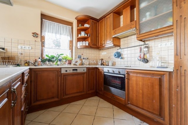 Eladó családi ház, Diósdon 210 M Ft, 4 szobás