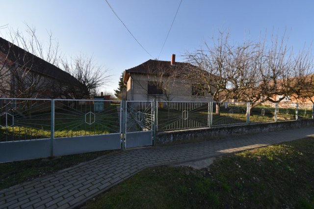 Eladó családi ház, Kisszigeten 8.99 M Ft, 2 szobás