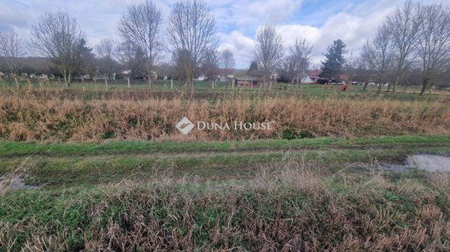 Eladó telek, Velényen 6 M Ft / költözzbe.hu