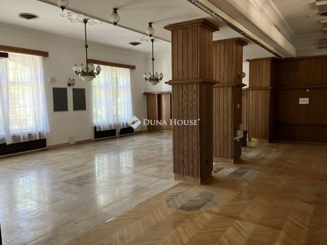 Eladó családi ház, Kiskunfélegyházán 329.9 M Ft, 5 szobás