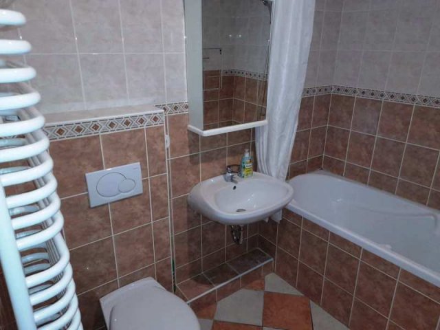 Kiadó téglalakás, albérlet, Pécsett 180 E Ft / hó, 2 szobás