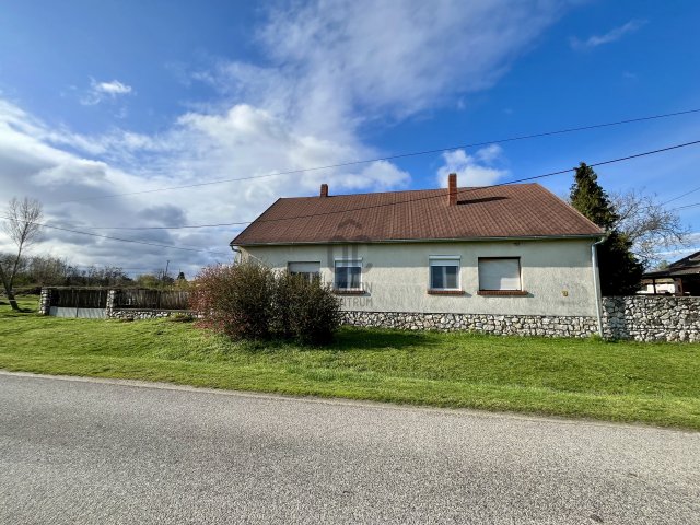 Eladó családi ház, Ugodon 31.5 M Ft, 3 szobás
