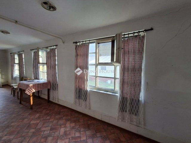 Eladó családi ház, Debrecenben 62 M Ft, 3 szobás