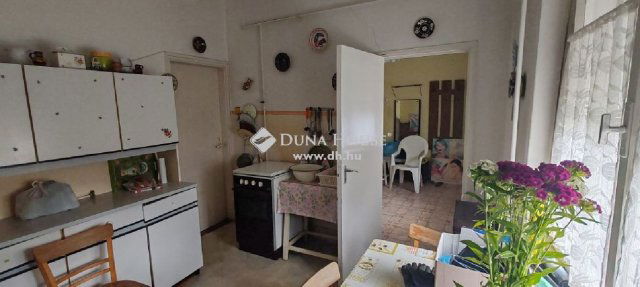 Eladó családi ház, Kecskeméten 39.9 M Ft, 3 szobás