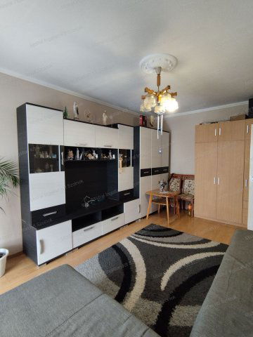 Eladó panellakás, Szolnokon 23.9 M Ft, 1+1 szobás