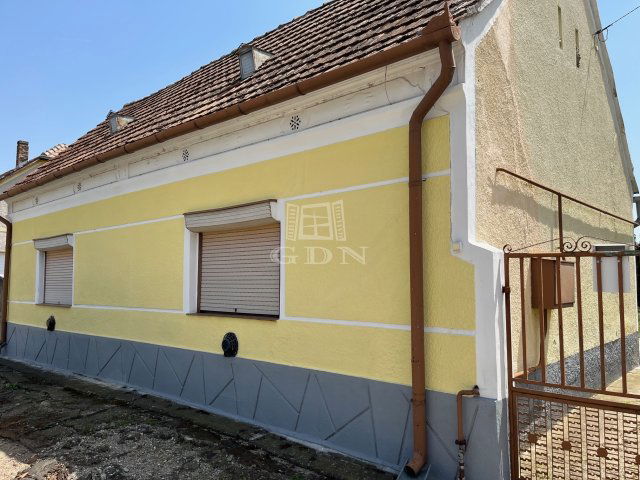 Eladó családi ház, Nemeskeresztúron 15.8 M Ft, 2 szobás