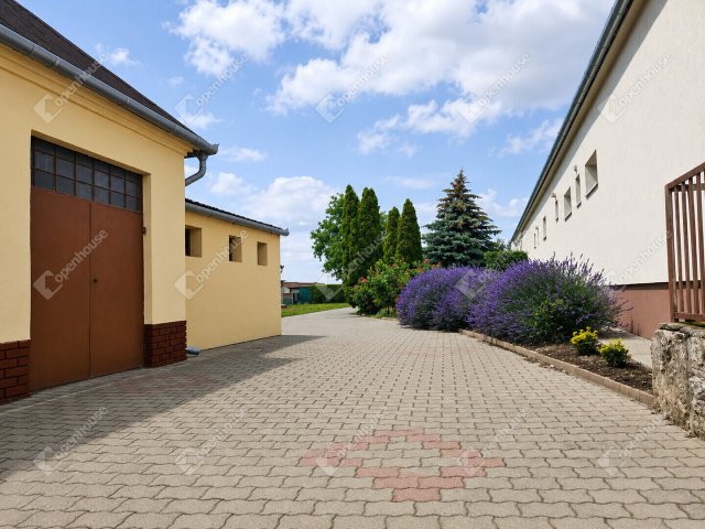Eladó családi ház, Banán 84.9 M Ft, 3 szobás