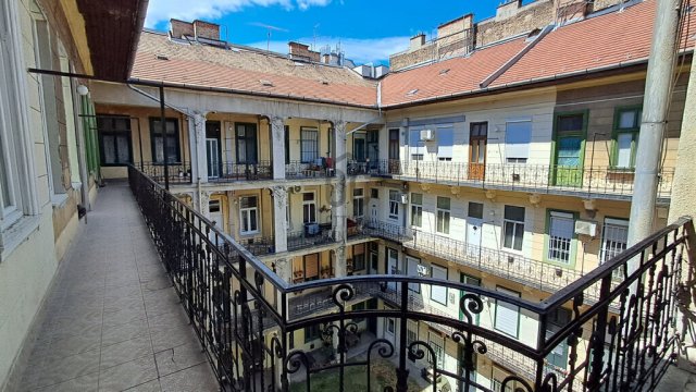 Eladó téglalakás, Budapesten, VI. kerületben 98 M Ft, 2 szobás