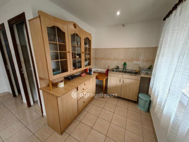 Eladó családi ház, Berekfürdőn 34 M Ft, 1+3 szobás