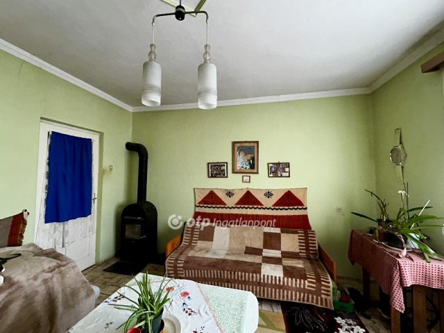 Eladó családi ház, Nyírábrányon 30 M Ft, 2 szobás