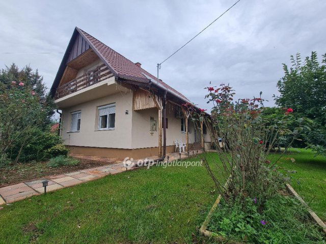 Eladó családi ház, Kálmánházán 79.9 M Ft, 5 szobás