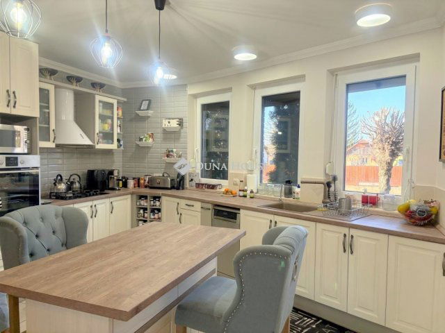 Eladó családi ház, Nyíregyházán 179 M Ft, 5 szobás