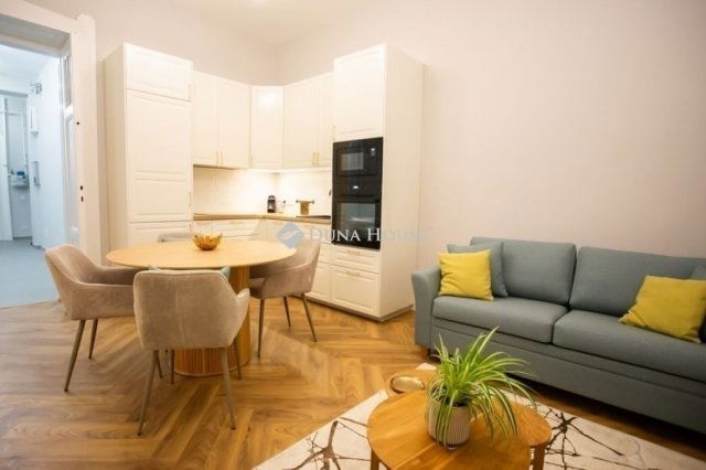 Eladó téglalakás, Budapesten, IX. kerületben 136 M Ft, 3 szobás