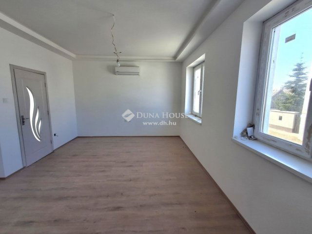 Eladó családi ház, Vámospércsen 75 M Ft, 5 szobás