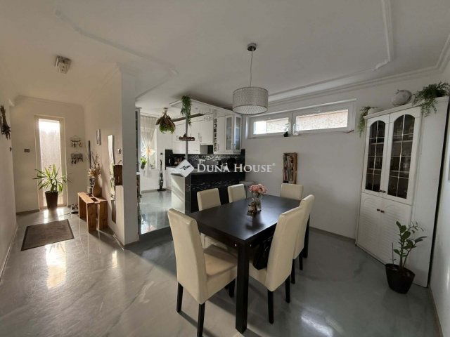 Eladó családi ház, Inárcson 199.9 M Ft, 5 szobás