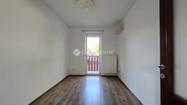 Eladó téglalakás, Monoron 79.9 M Ft, 4 szobás