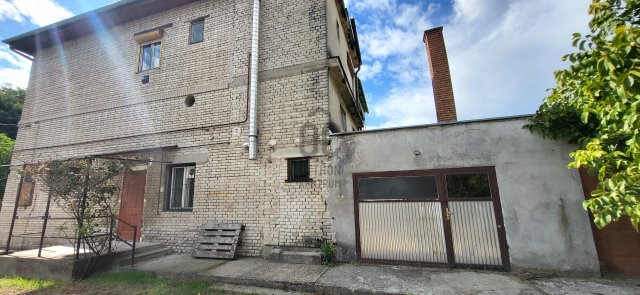 Eladó téglalakás, Pilisen 59 M Ft, 8 szobás