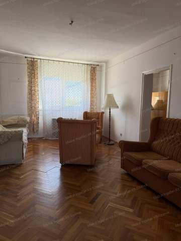 Eladó téglalakás, Szolnokon 36 M Ft, 3 szobás