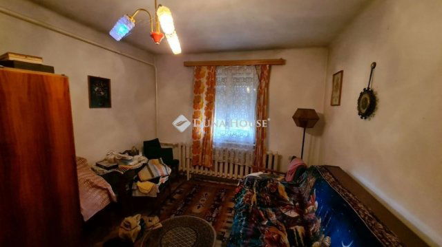 Eladó családi ház, Szigetszentmiklóson 66 M Ft, 2 szobás