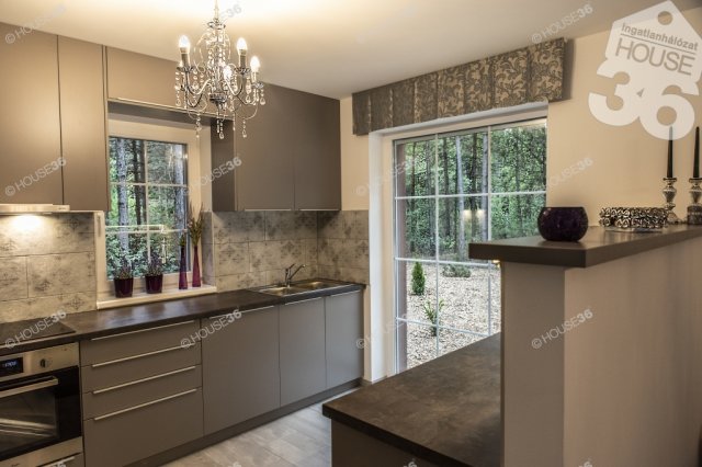 Eladó családi ház, Kecskeméten 147 M Ft, 5 szobás