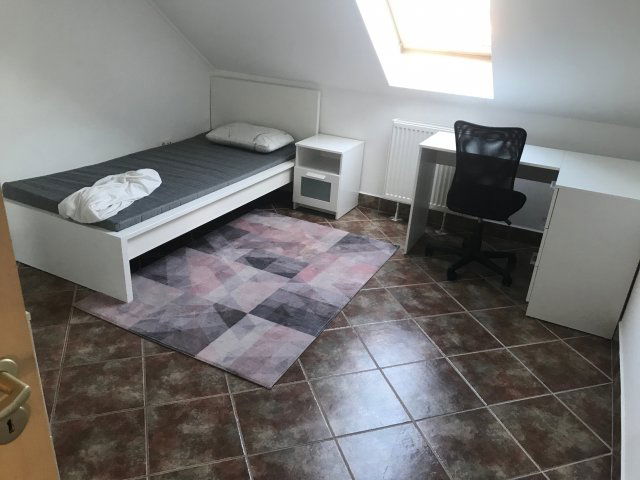 Kiadó téglalakás, albérlet, Pécsett, Rákóczi úton, 3 szobás