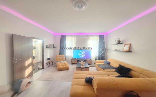 Eladó téglalakás, Budapesten, V. kerületben, Akadémia utcában