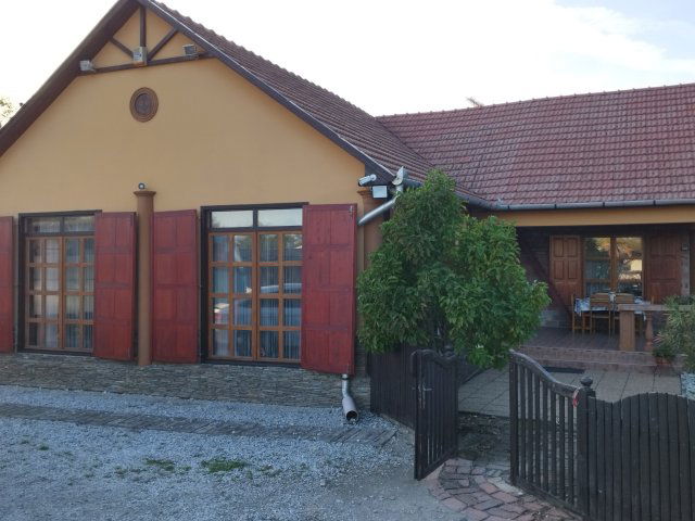 Eladó iroda, Szuhakállón 70 M Ft, 2 szobás