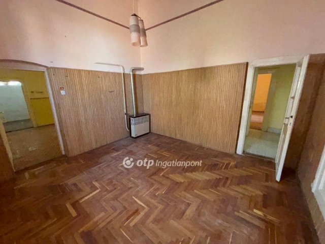 Eladó téglalakás, Kisvárdán 87 M Ft, 6 szobás