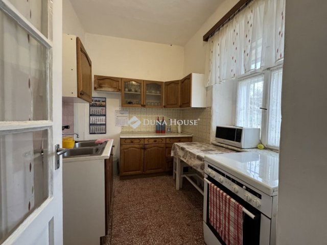 Eladó családi ház, Harcon 42.9 M Ft, 3 szobás