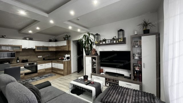 Eladó téglalakás, Mosonmagyaróváron 64.9 M Ft, 2 szobás