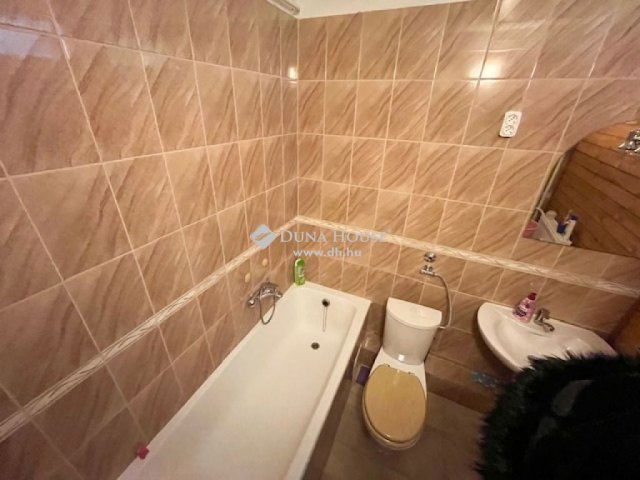 Eladó téglalakás, Gárdonyban 39.9 M Ft, 1 szobás