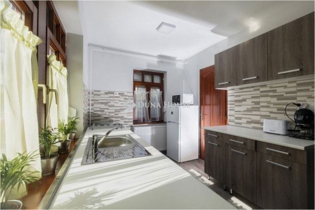 Eladó családi ház, Bogácson 79.5 M Ft, 6 szobás