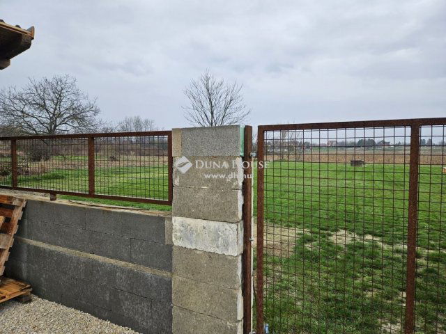 Eladó családi ház, Polgárdin 195 M Ft, 5 szobás